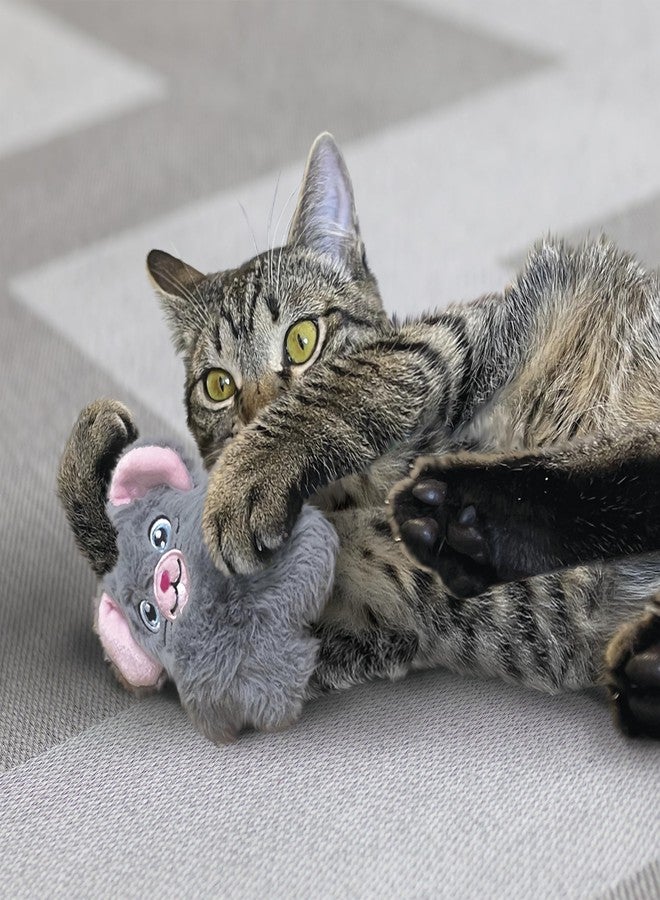 كونج لعبة قطط KONG Cat Snuzzles Mouse القطيفة - ناعمة ومحببة، تصدر أصوات طقطقة، تحتوي على نعناع بري فاخر من أمريكا الشمالية، مثالية للعب والمصارعة والاحتضان (عبوة من قطعتين) - Image 2